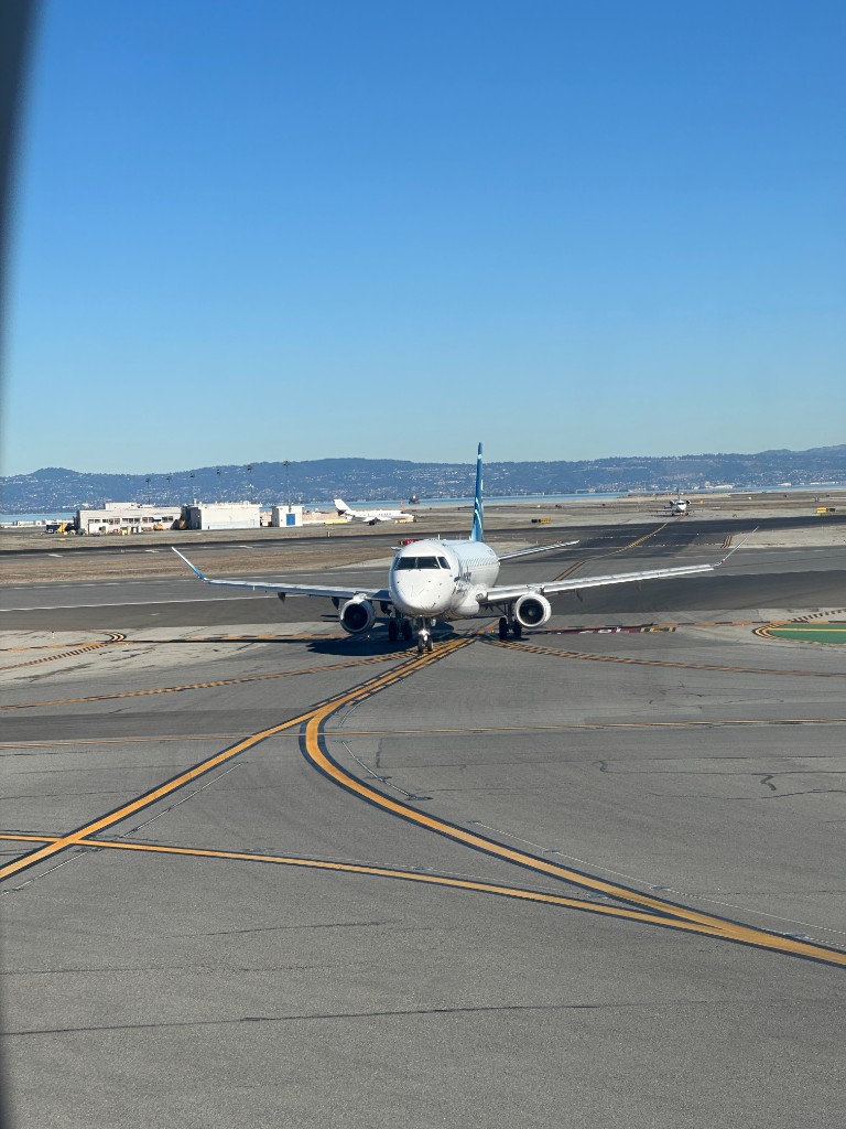 Alaska Airlines Embraer E190 taxiing at SFO